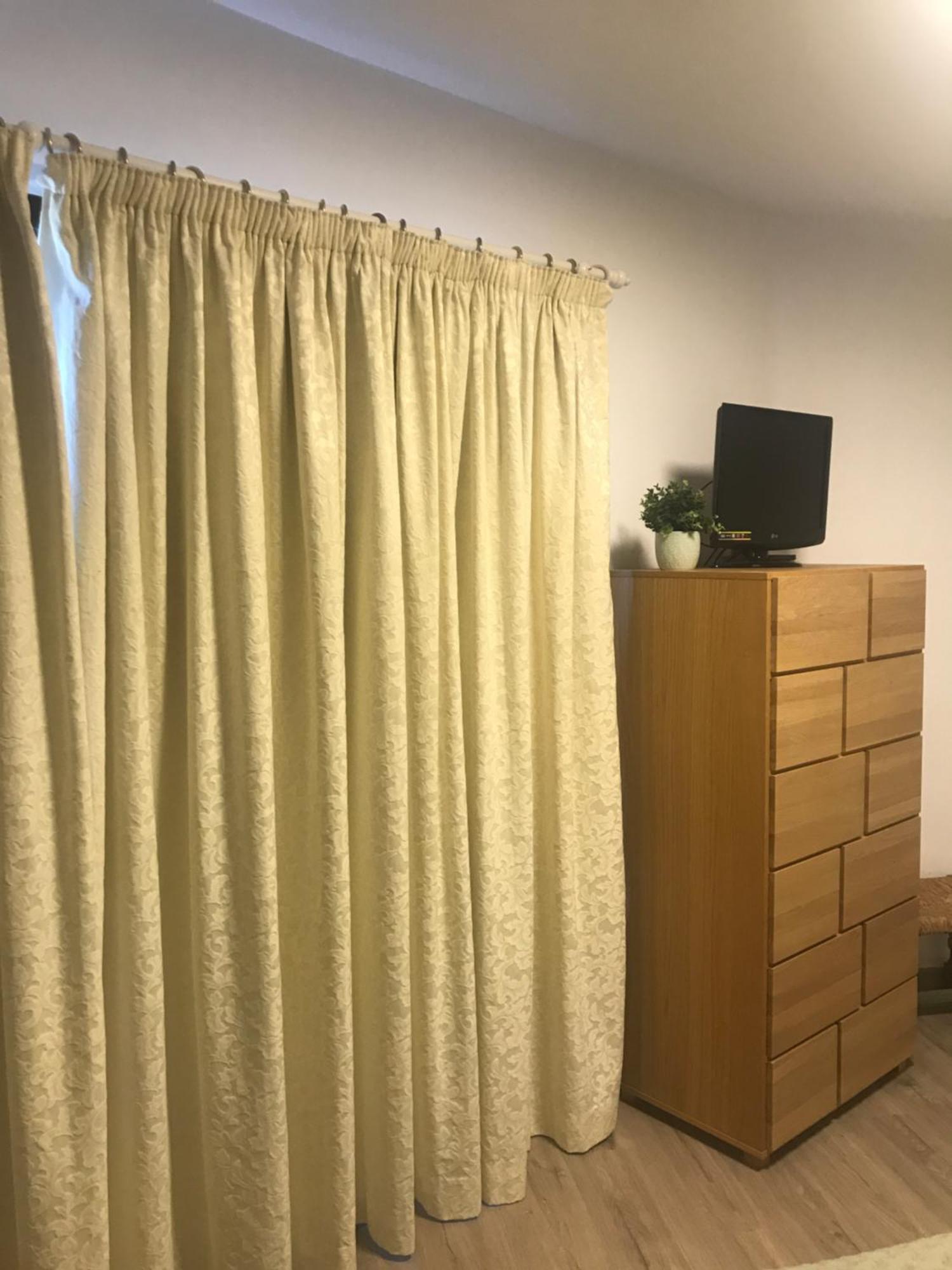 Homestay Deluxe Con Bano Privado En Atalaya Apartagolf,